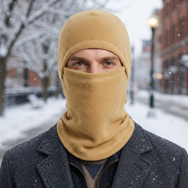 Cagoule Froid Beige portée en extérieur
