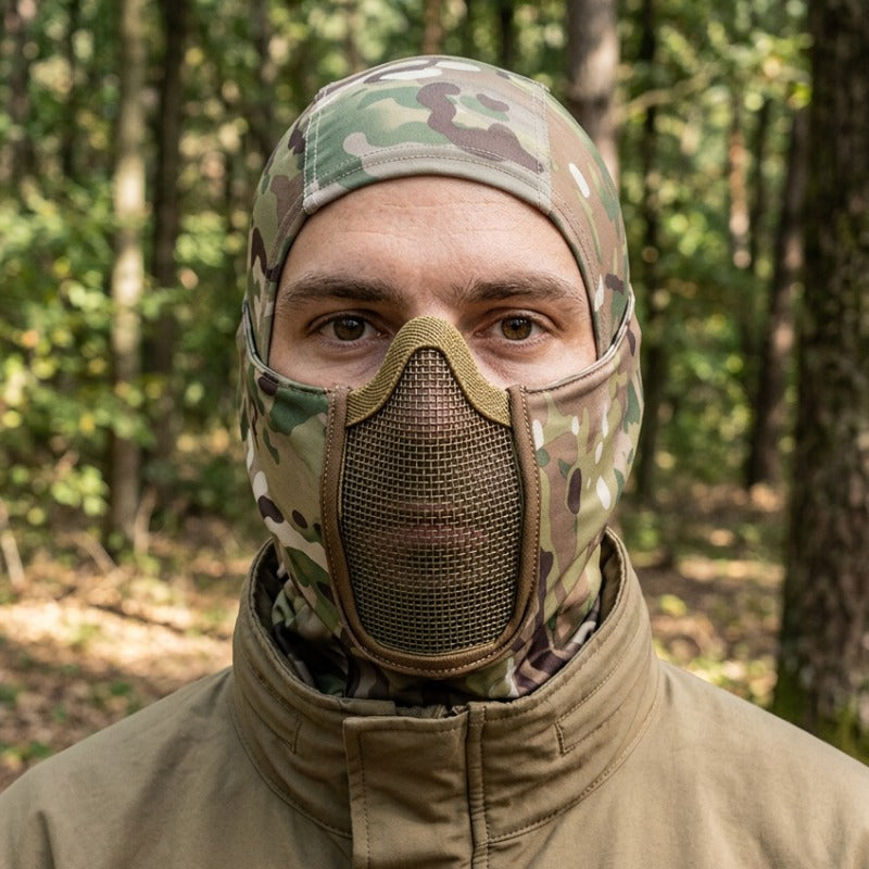 Cagoule Tactique portée en extérieur