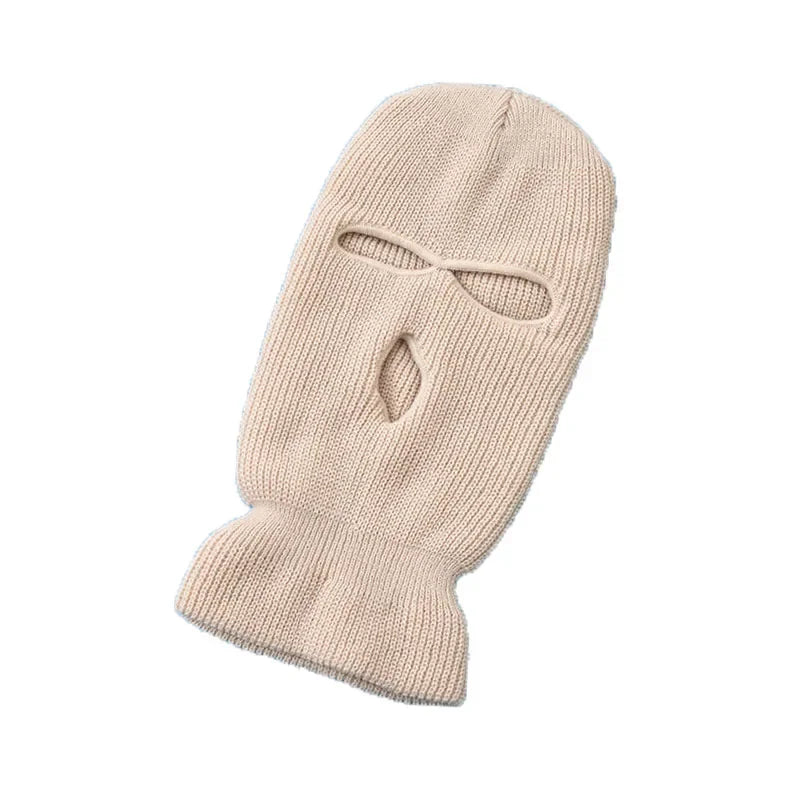 Cagoule 3 trous beige sur fond blanc