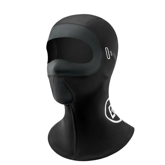 Cagoule Aérodynamique noire sur fond blanc