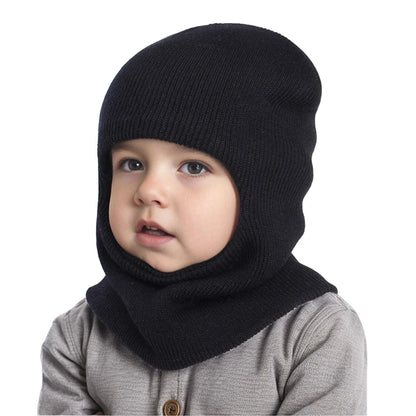 Cagoule Bébé Garçon sur fond blanc de profil porter par un bebe