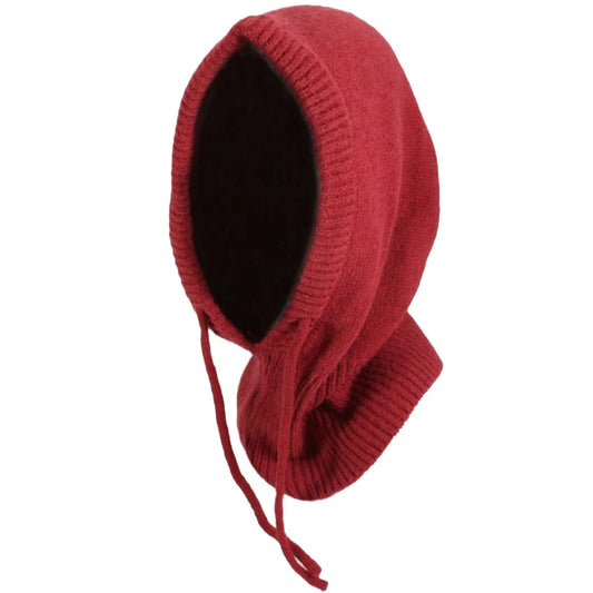 Cagoule Capuche Rouge sur fond blanc