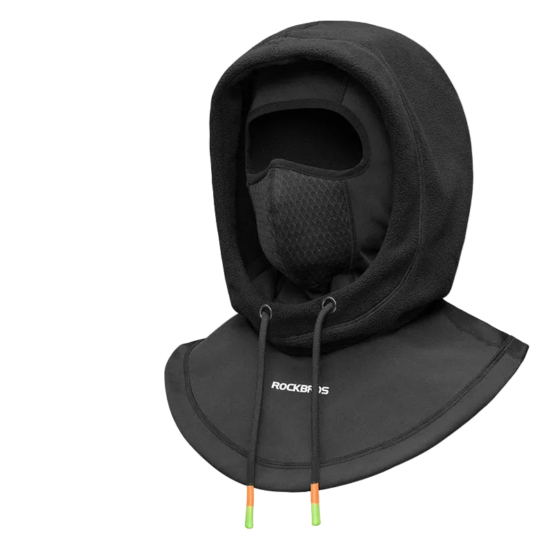 Cagoule Capuche Ski sur fond blanc