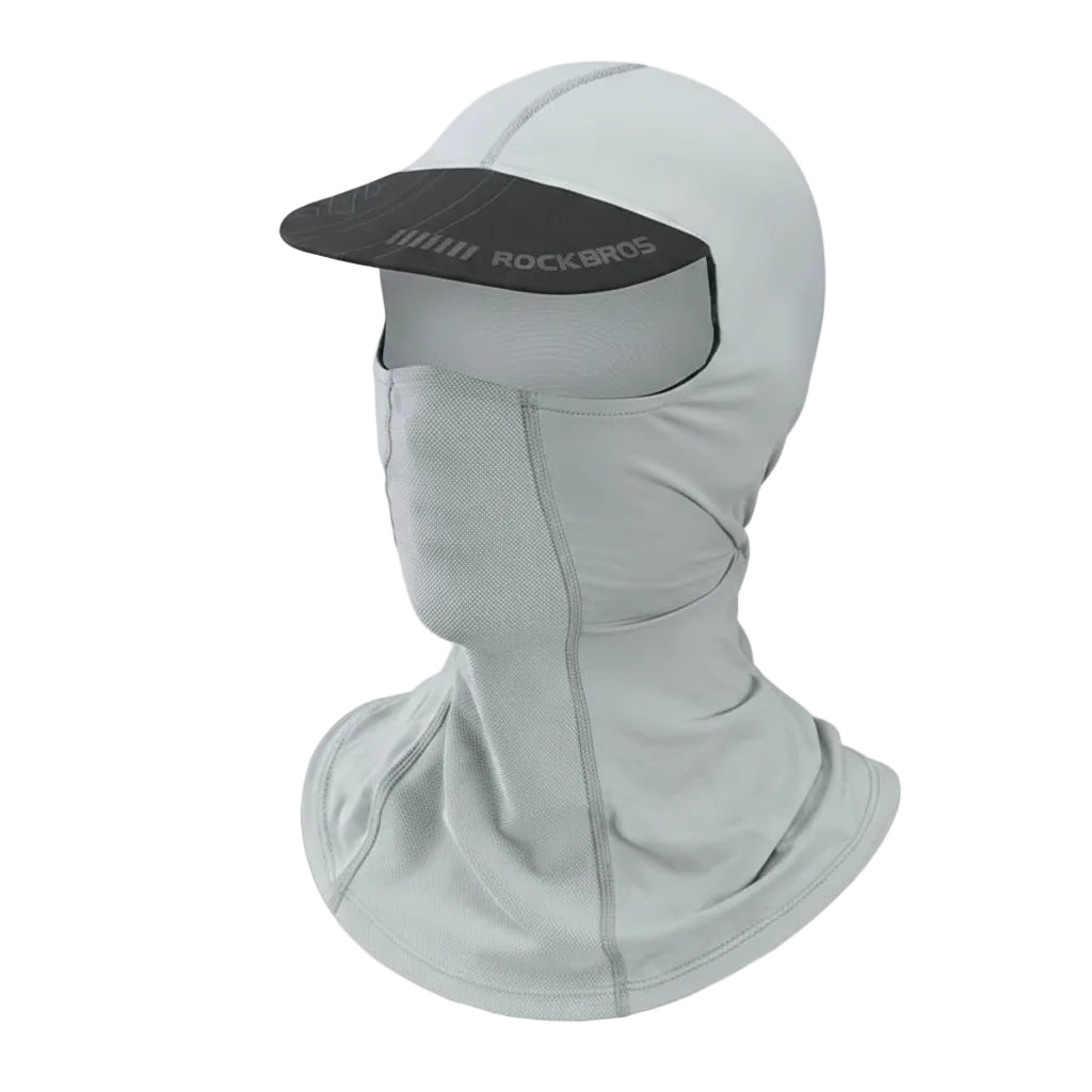 Cagoule Casquette Blanche sur fond blanc
