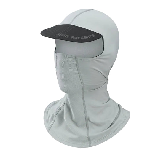 Cagoule Casquette Blanche sur fond blanc