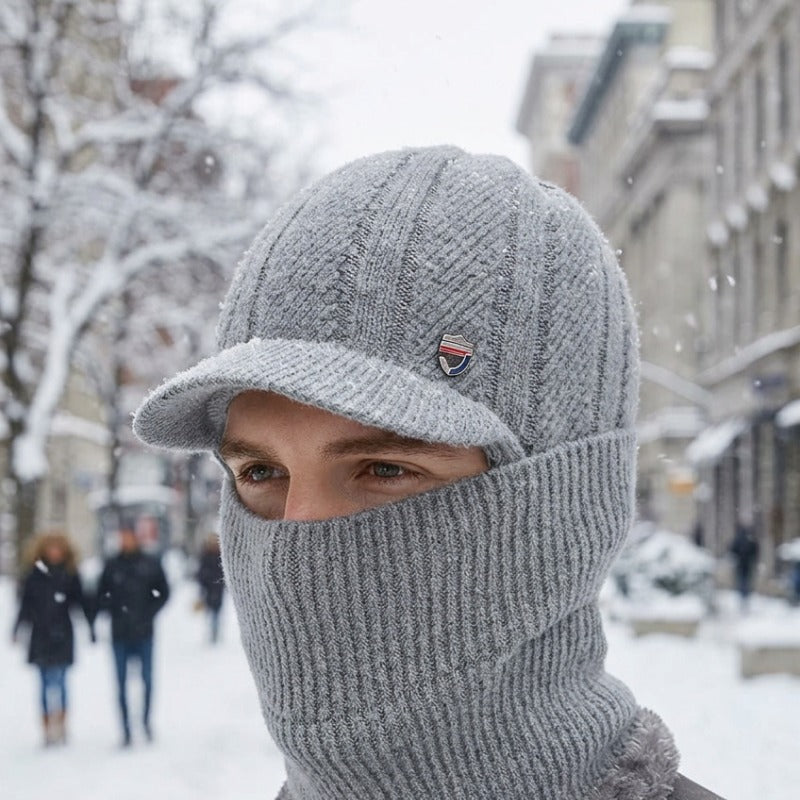 Bonnet Polaire Gris porté en extérieur