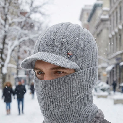 Bonnet Polaire Gris porté en extérieur