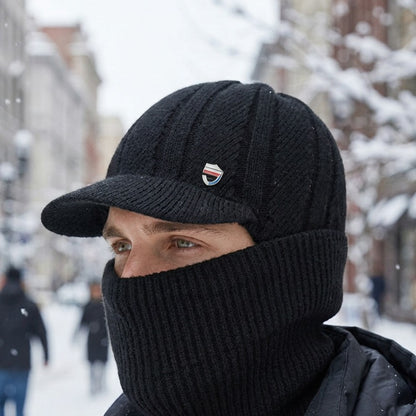Bonnet Polaire Noir porté en extérieur