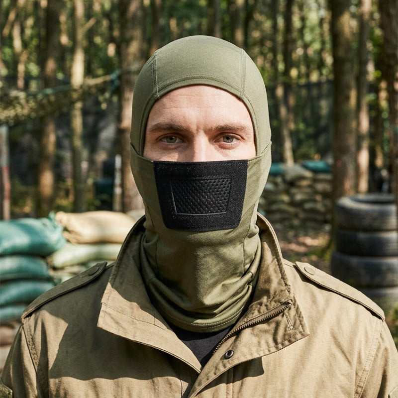 Cagoule Airsoft Verte portée en extérieur