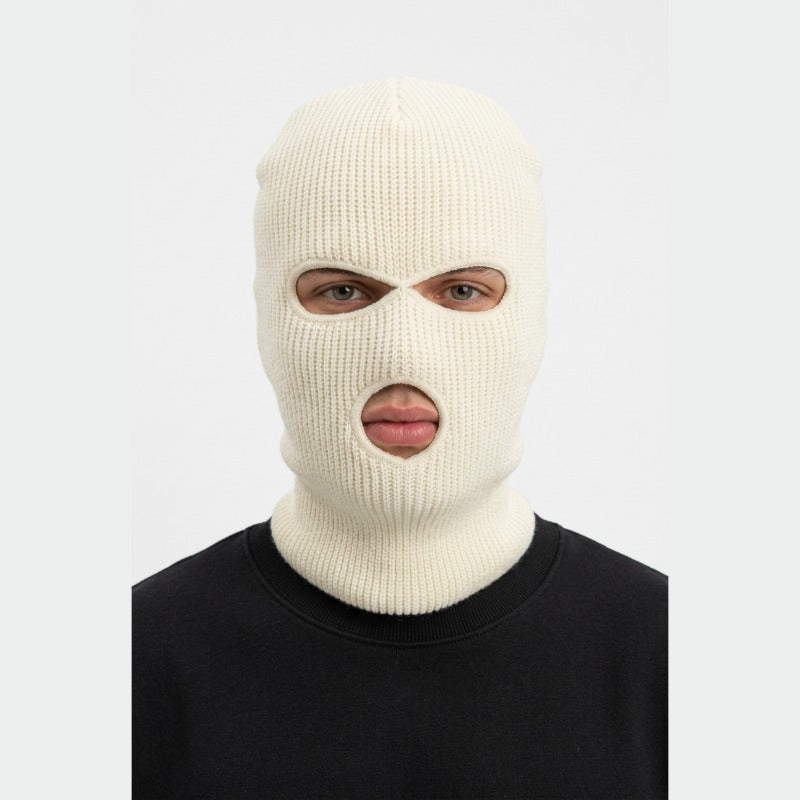 Cagoule Blanche Homme portée sur fond blanc