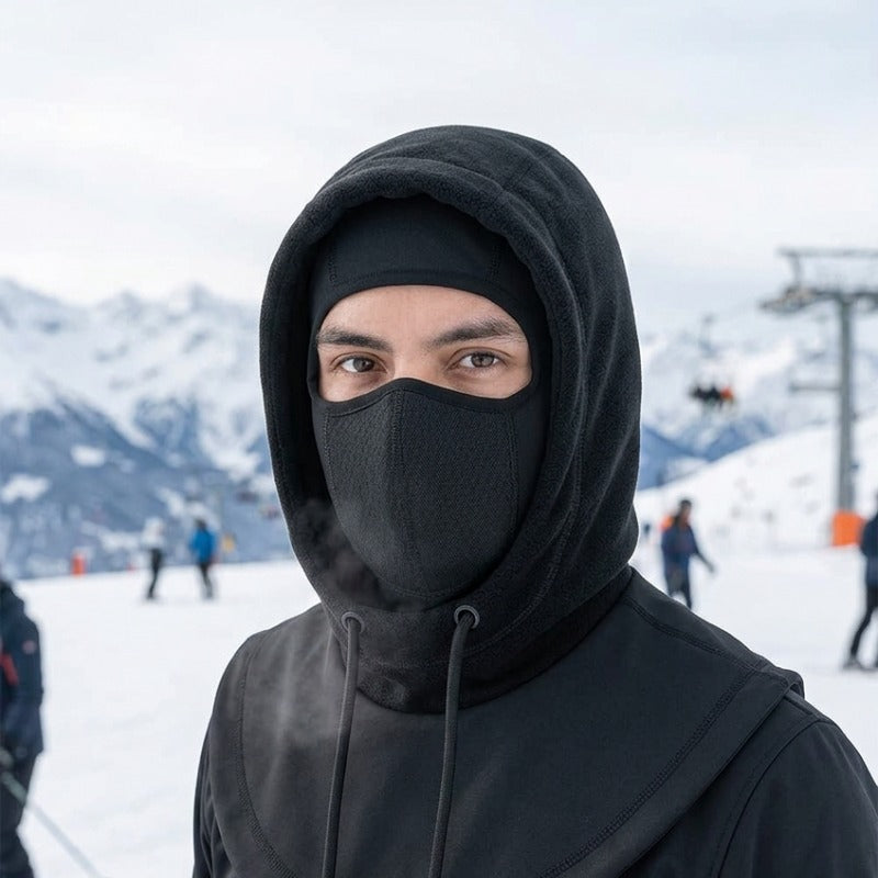 Cagoule Capuche Ski portée en extérieur