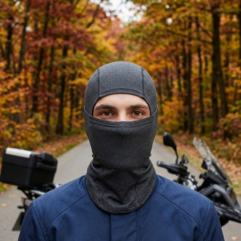 Cagoule Coupe-Vent portée en extérieur