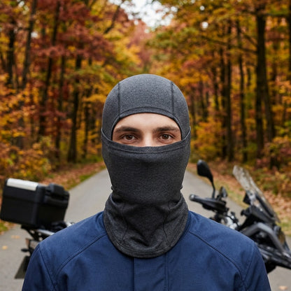 Cagoule Coupe-Vent portée en extérieur