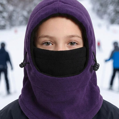 Cagoule Enfant Ski Violette portée en extérieur