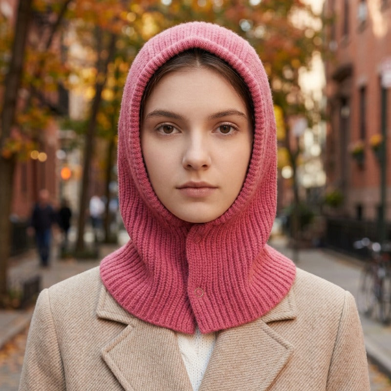 Cagoule Femme Rose portée en extérieur