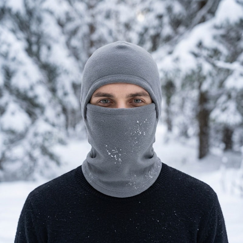 Cagoule Froid portée en extérieur