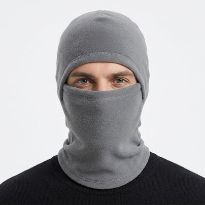 Cagoule Froid portée sur fond blanc