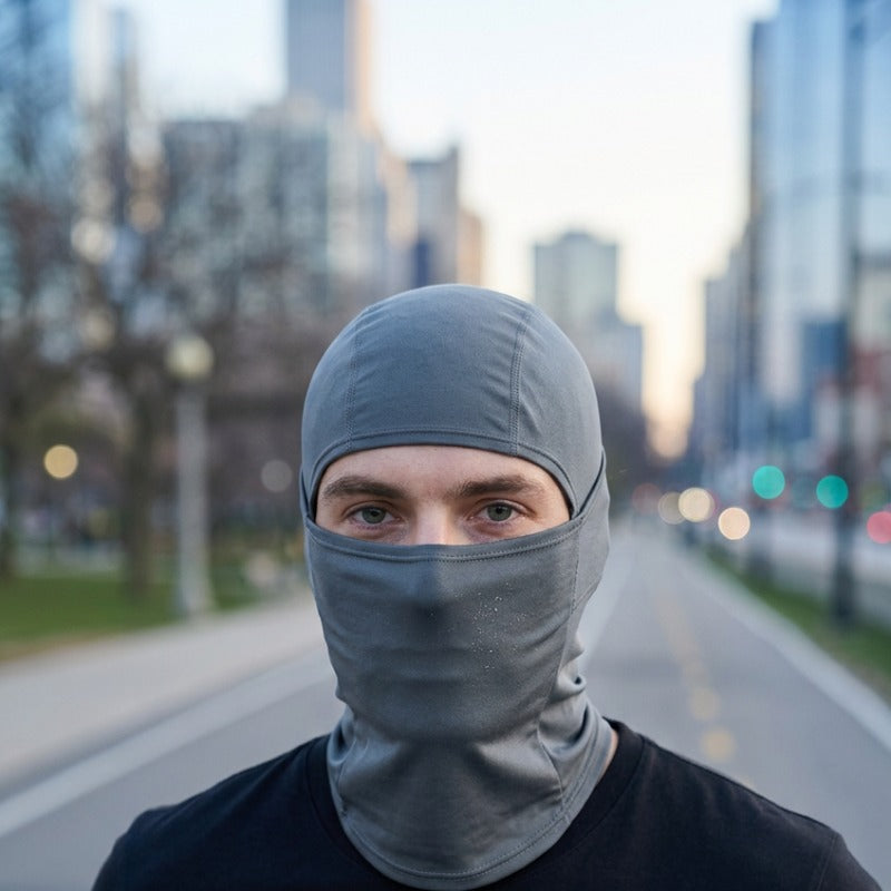 Cagoule Grise Légère portée en extérieur