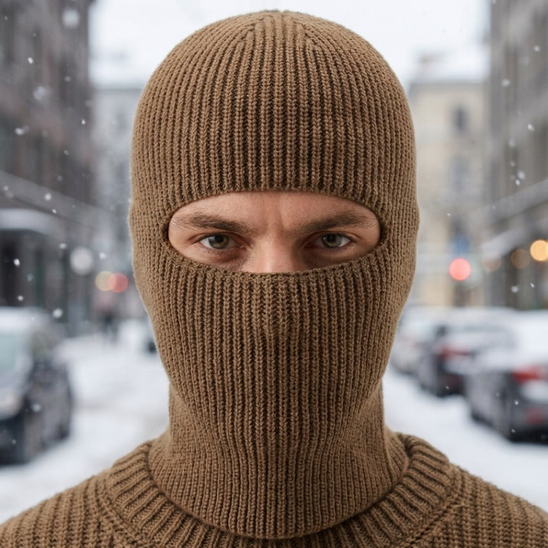 Cagoule Kaki Bonnet portée en extérieur