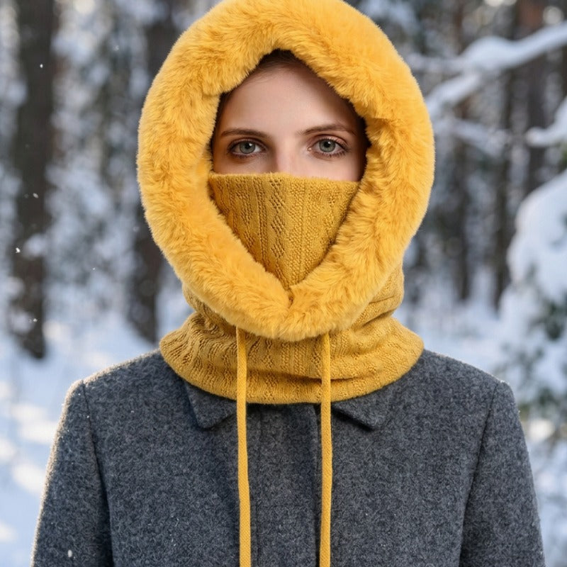 Cagoule Neige Jaune portée en extérieur