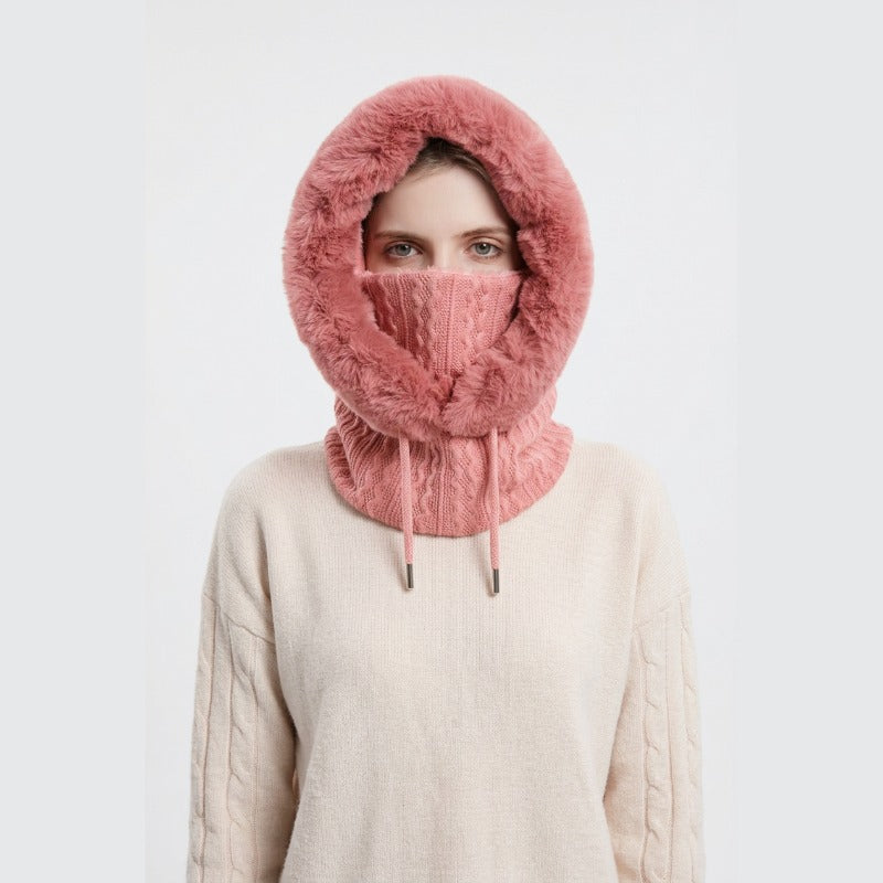 Cagoule Neige portée sur fond blanc