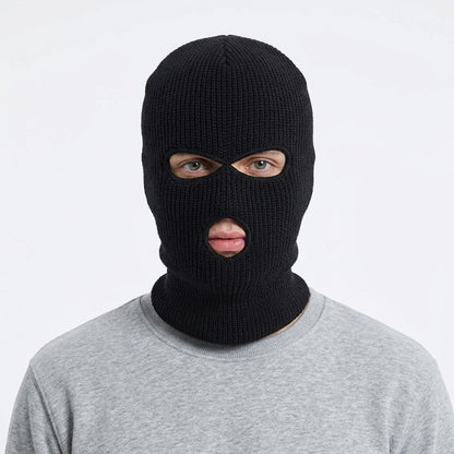 Cagoule Noire Homme portée sur fond blanc