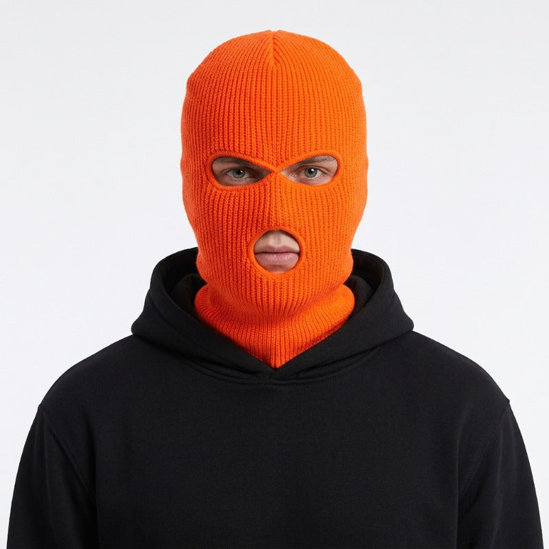 Cagoule Orange Homme portée sur fond blanc