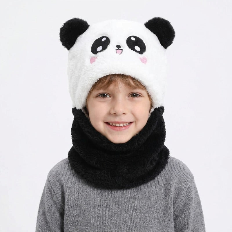 Cagoule Panda portée sur fond blanc
