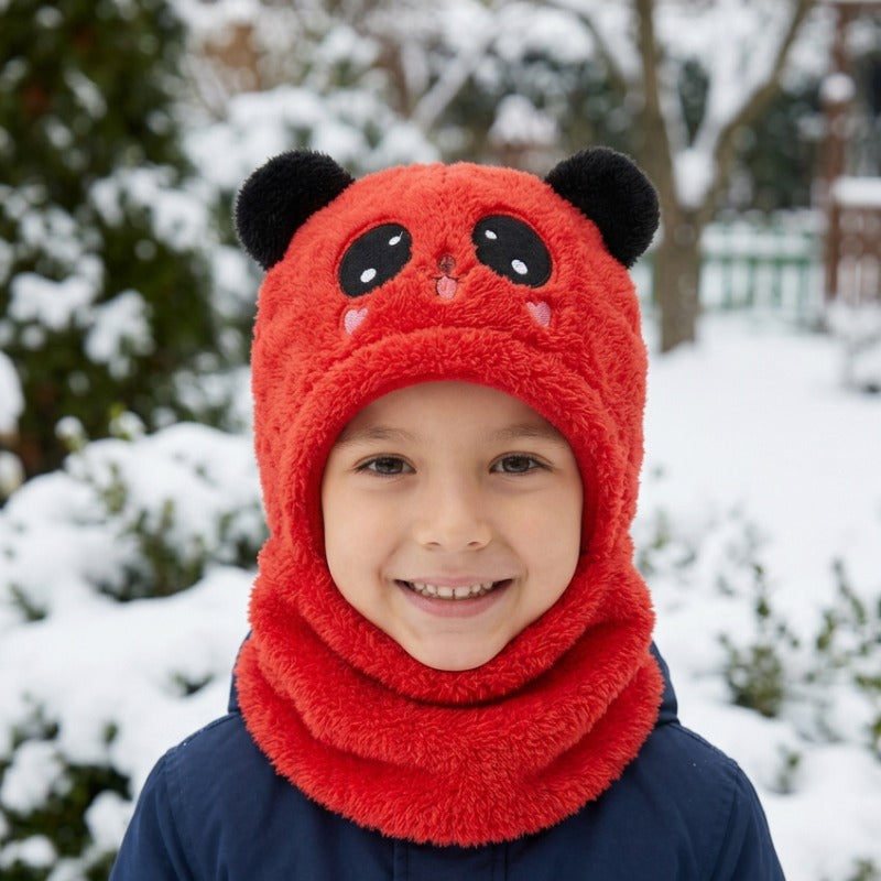 Cagoule Panda Rouge portée en extérieur