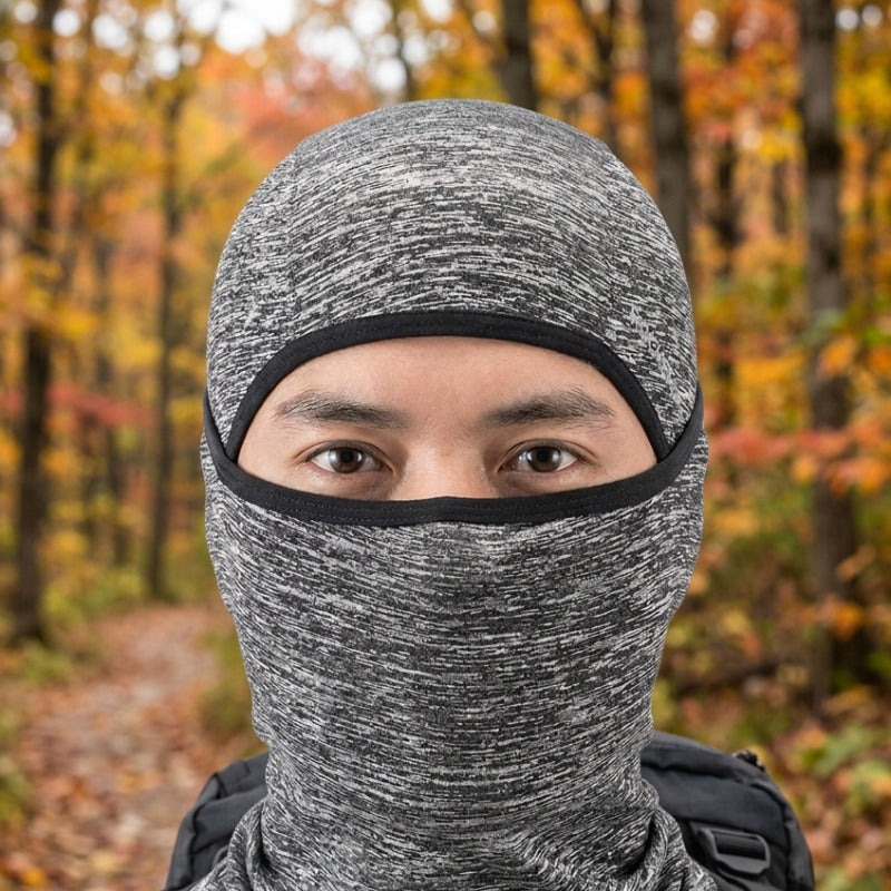 Cagoule Randonnée portée en extérieur