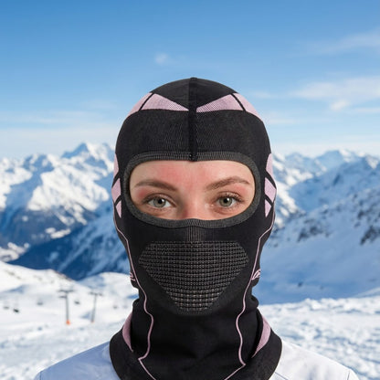 Cagoule Thermique Rose portée en extérieur