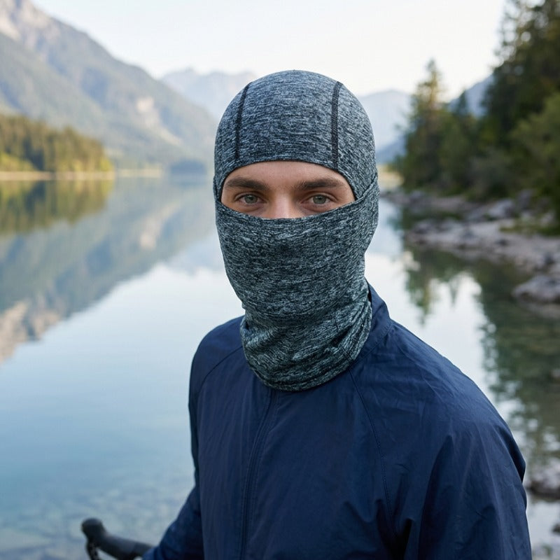 Cagoule Vélo Grise portée en extérieur