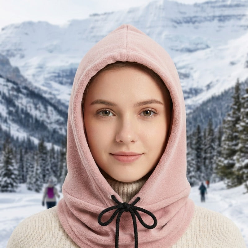 Capuche Femme portée en extérieur