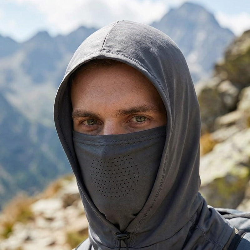 Capuche Homme portée en extérieur