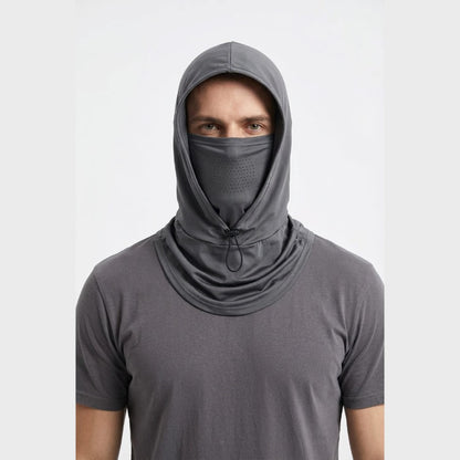 Capuche Homme portée sur fond blanc